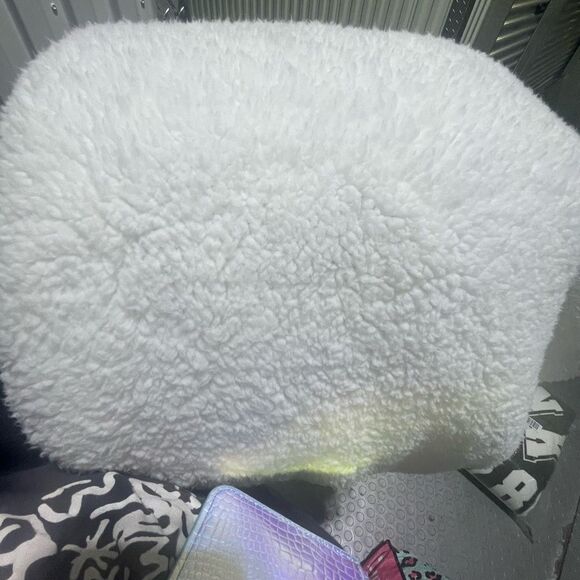 Twin VS pink throw blanket pink/script logo nwt/nip - Picture 4 of 5